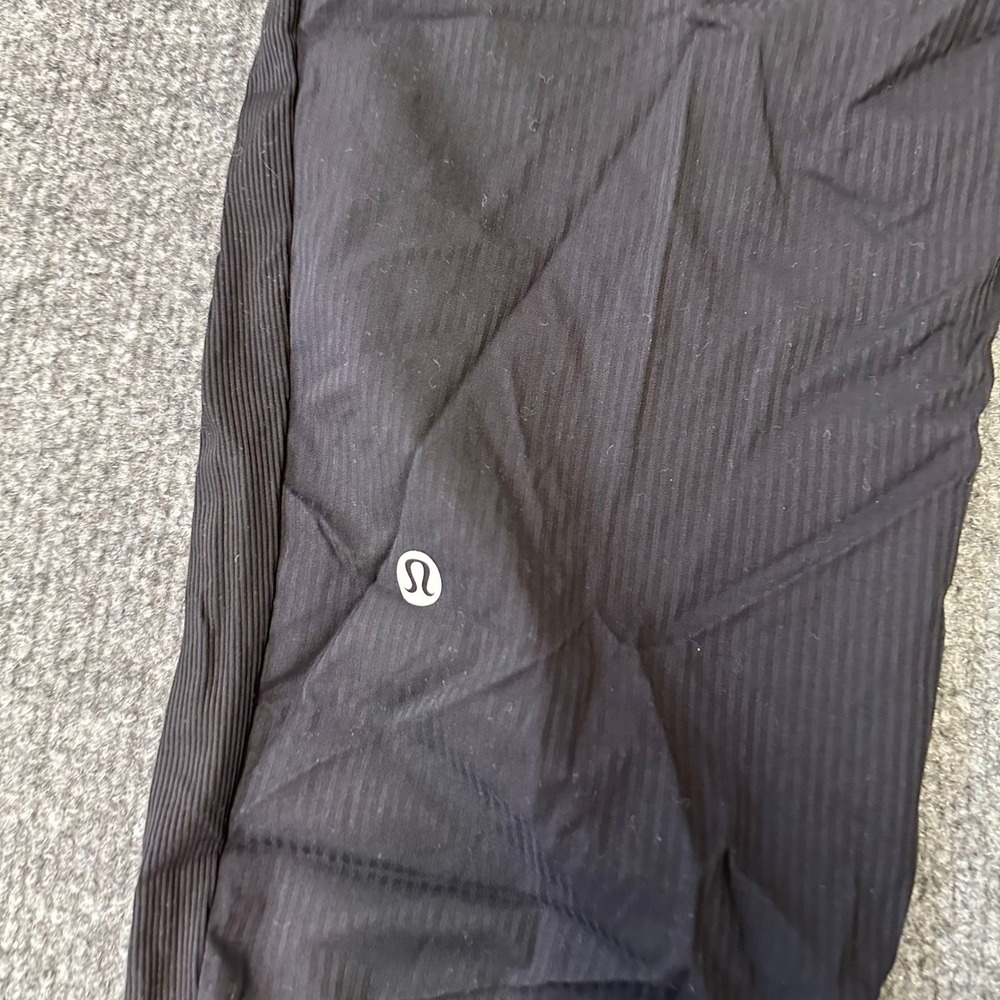 Lululemon Joggers Womens Size S Black Beyond the Studio Tapered Athletic Pants - Picture 8 of 9